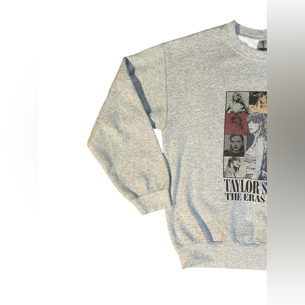 Taylor Swift Gray Sweater - The Eras Tour Medium - Picture 2 of 5